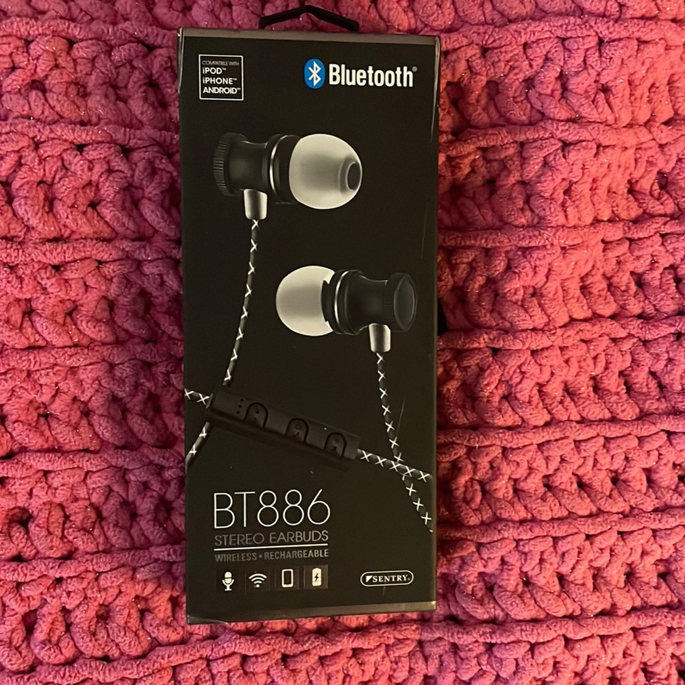 Wireless Bluetooth ear buds